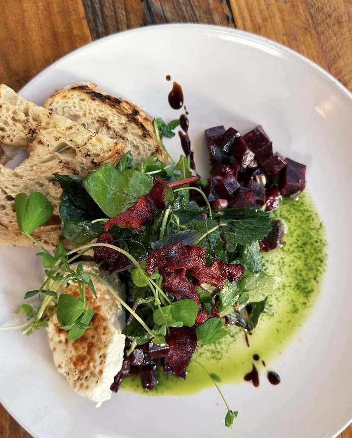 Beet salad with caramelized goat cheese and toast